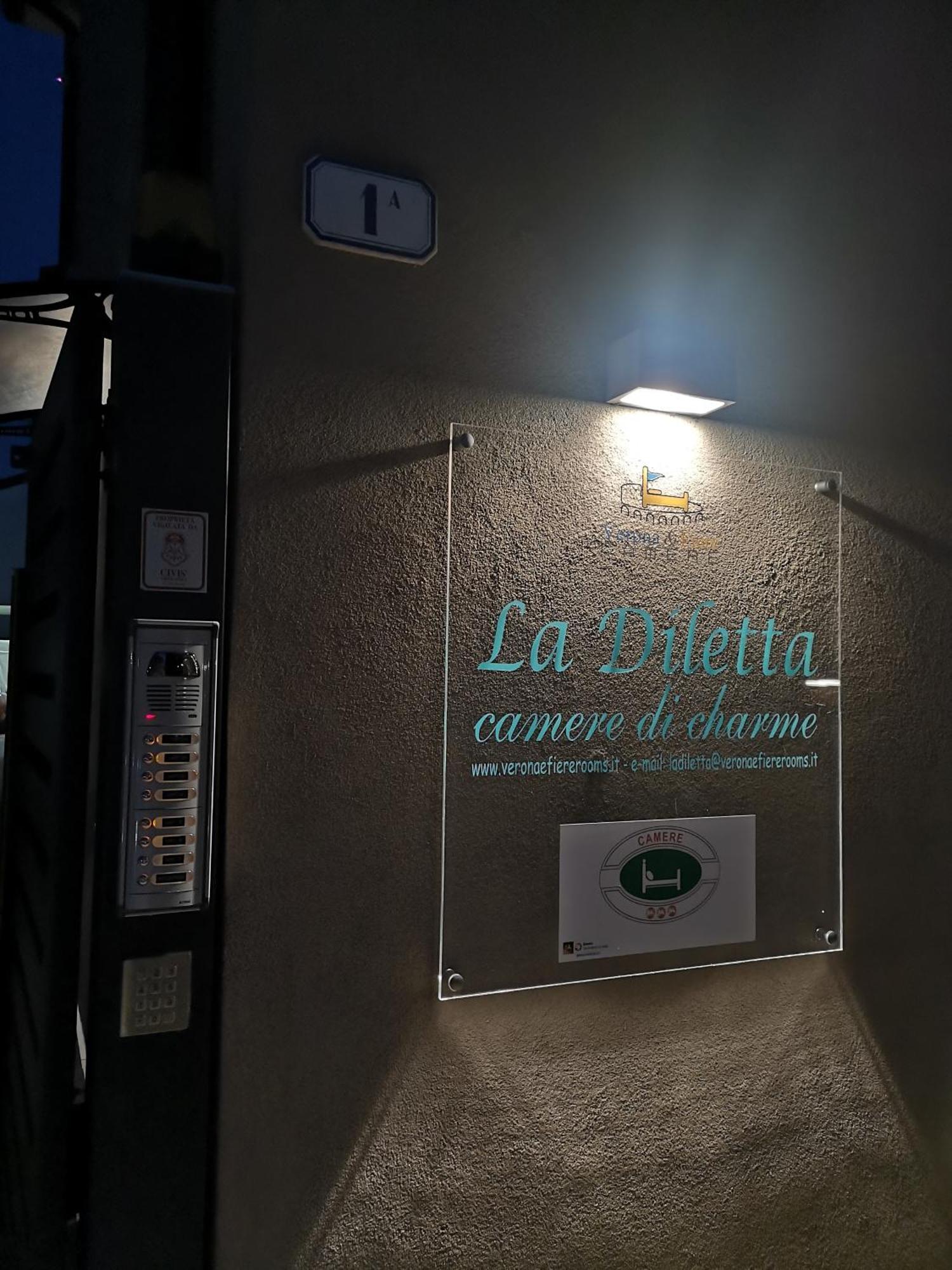La Diletta - Camere Di Charme เวโรนา ภายนอก รูปภาพ